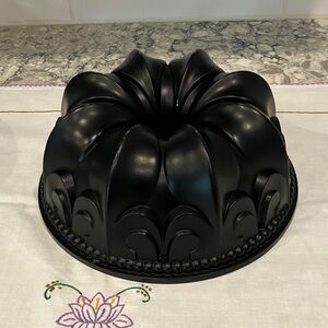 Nordic Ware 9” Bundt Pan